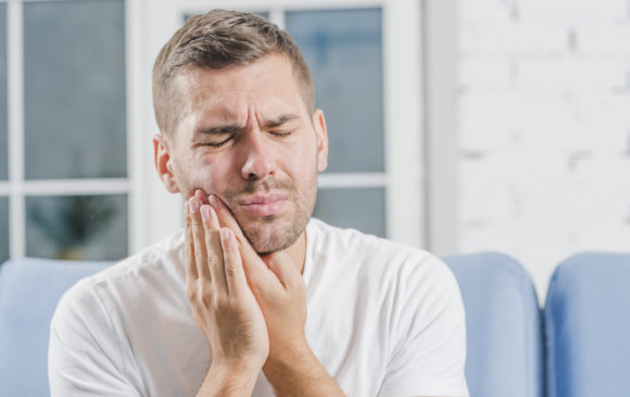 Sensibilidade dos dentes aumenta no inverno. Saiba como reduzir o incômodo